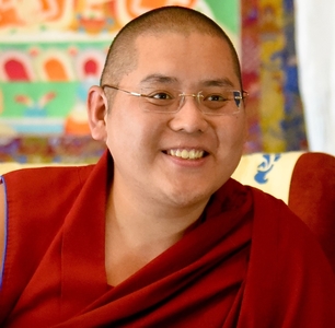 Read more about the article H.E. Ling Rinpoche 2024